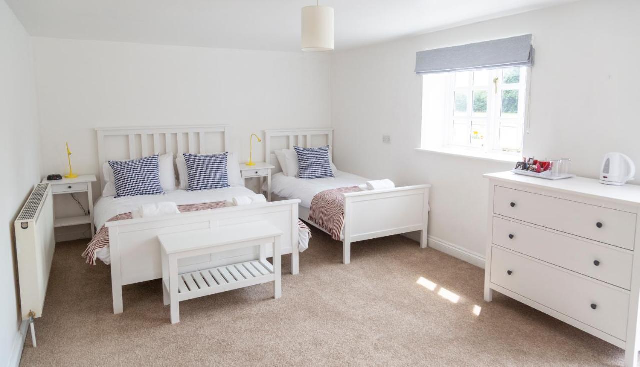 Five Bells Inn, Wrentham Екстер'єр фото